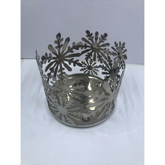 Slatkin Bath & Body Works 4 oz  Metal Sleeve Candle Holder Christmas  Snowflakes - Picture 2 of 8